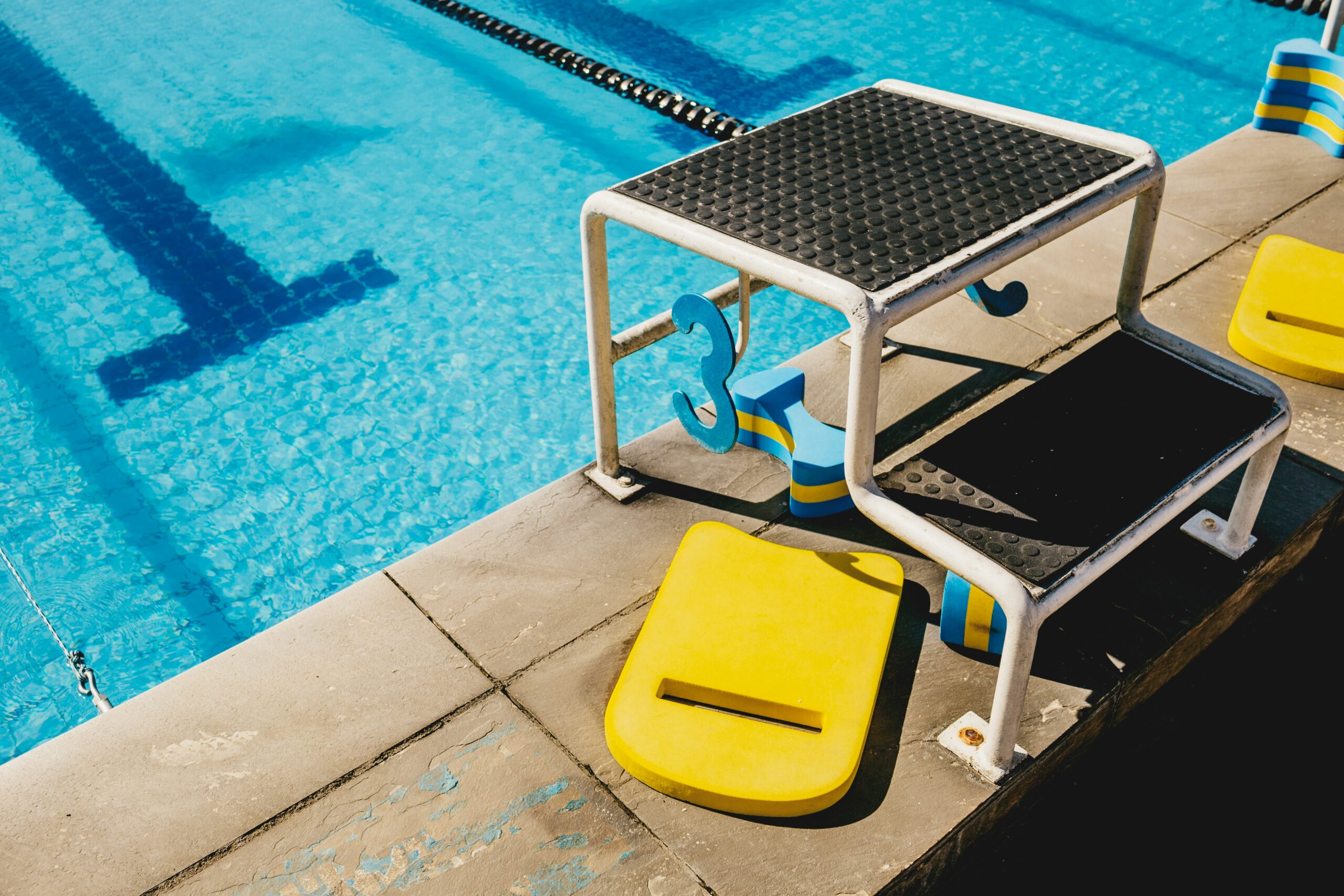 Pool maintenance in dubai pool cleaning service